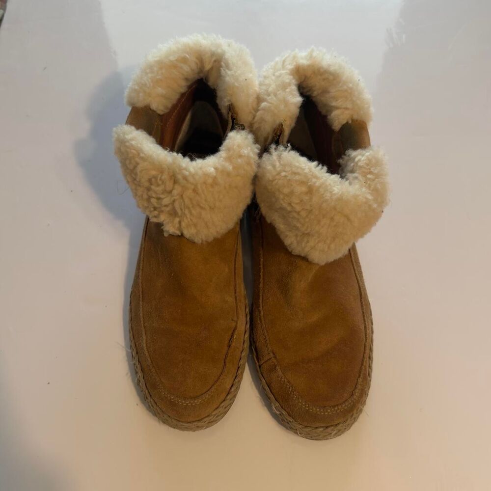 UGG Elowen Suede Shearling Trimmed Ankle Boots . Size: US 10 #winterboots